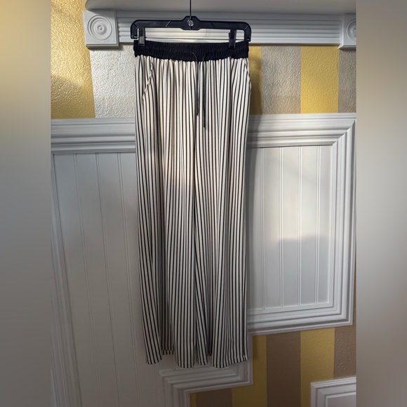 Pants - Chic Striped Pants